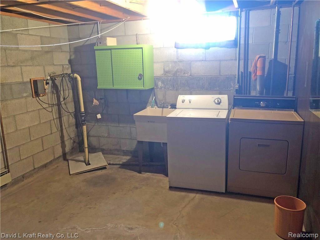 7889 Pigeon Road Pigeon, MI 48755 - Photo 23 of 28 7889PigeonRdLaundry.jpg
