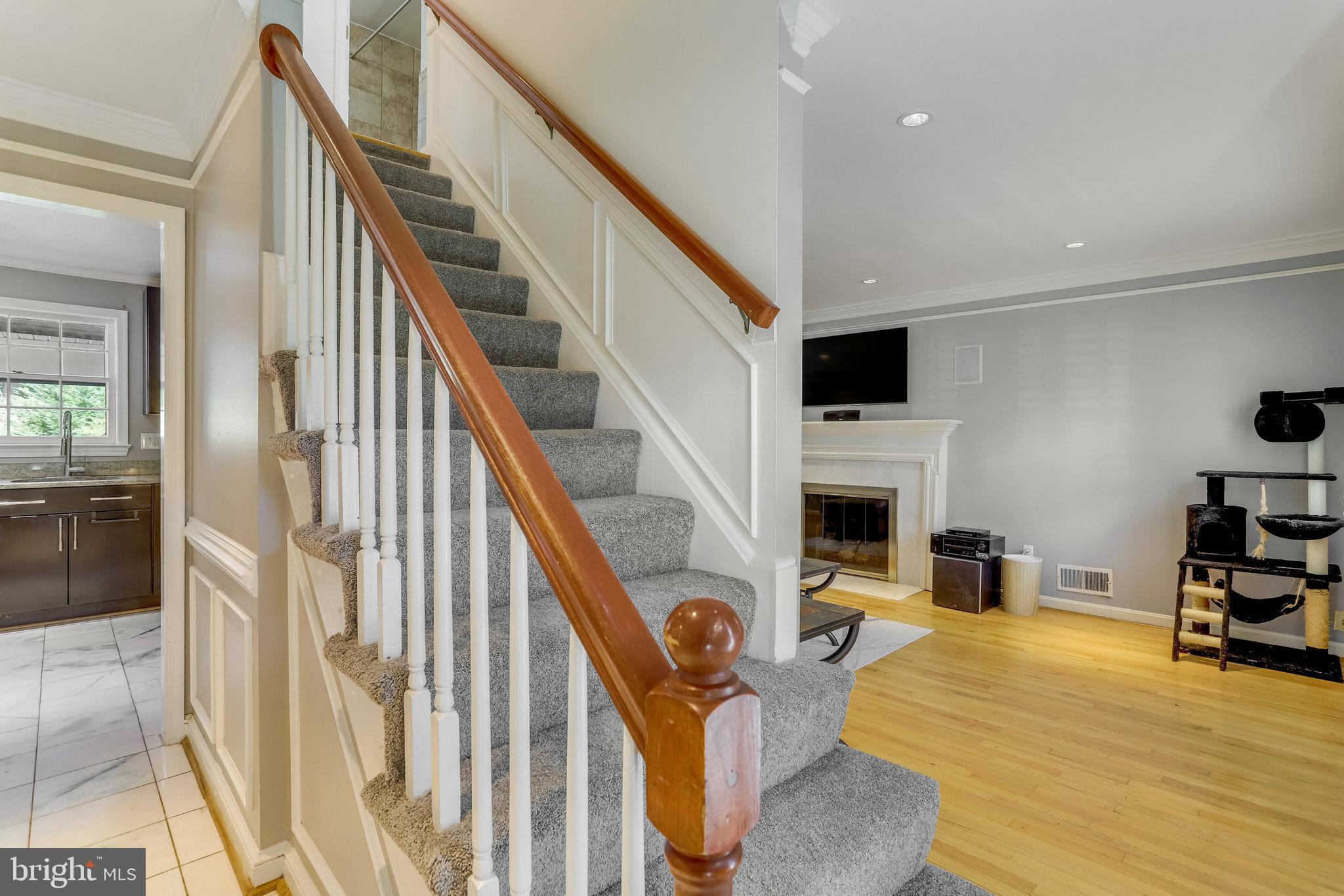 6808 Houndmaster Road Springfield, VA 22152 - Photo 10 of 88