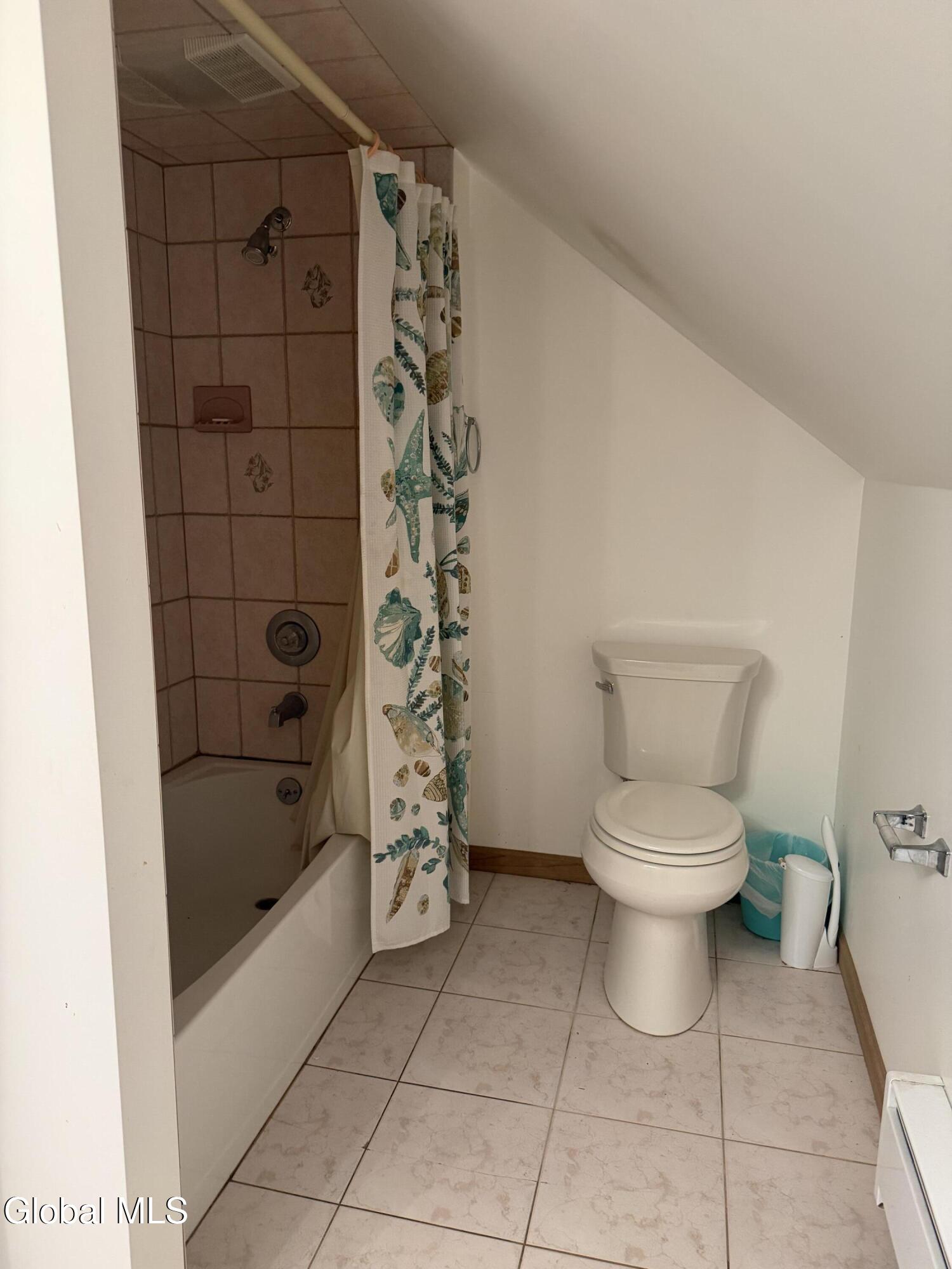 1038 Dudley Road Rotterdam, NY 12303 - Photo 26 of 40 1038 Dudley, Upstairs Bathroom2