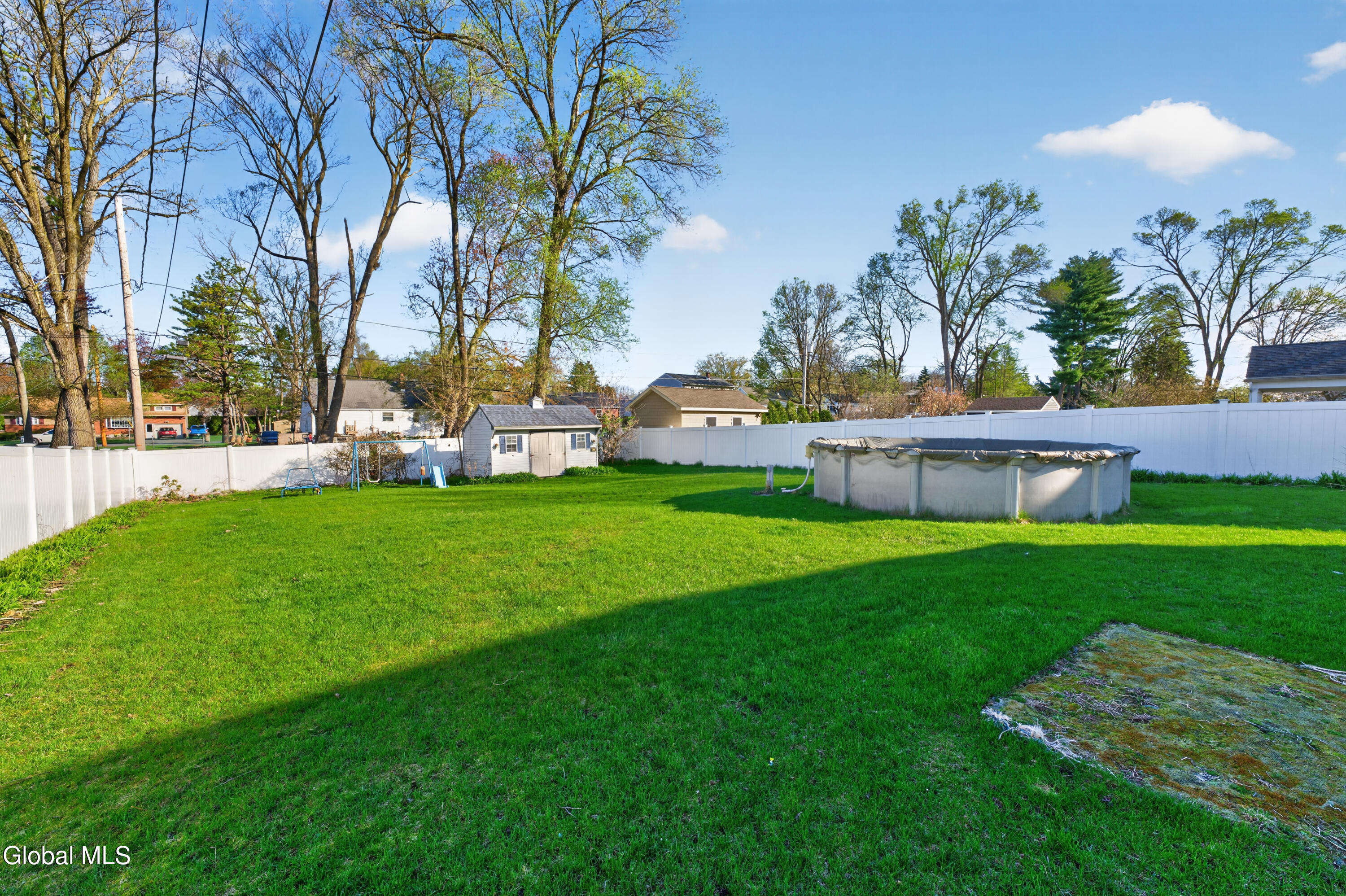 1038 Dudley Road Rotterdam, NY 12303 - Photo 38 of 40 Yard 5