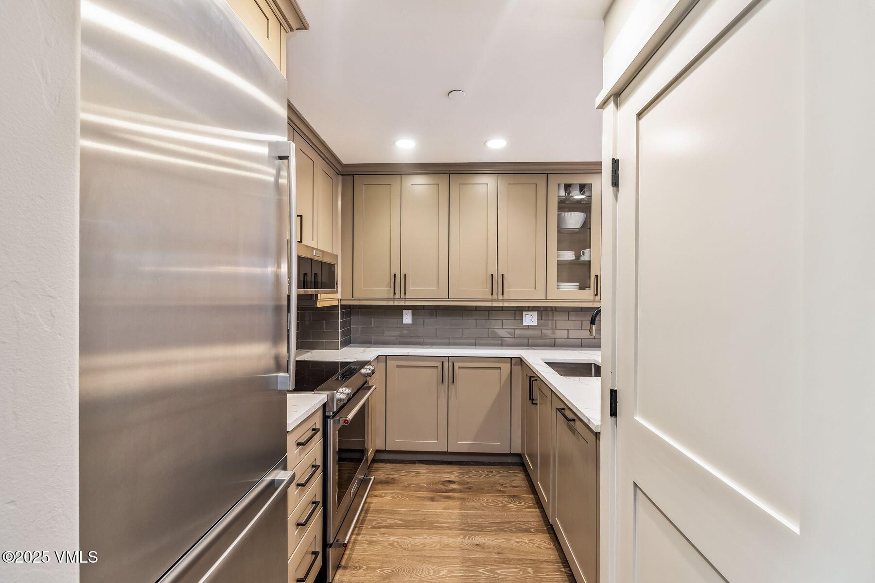 30 Cresta Road, Unit 103 Edwards, CO 81632 - Photo 13 of 34 Kitchen