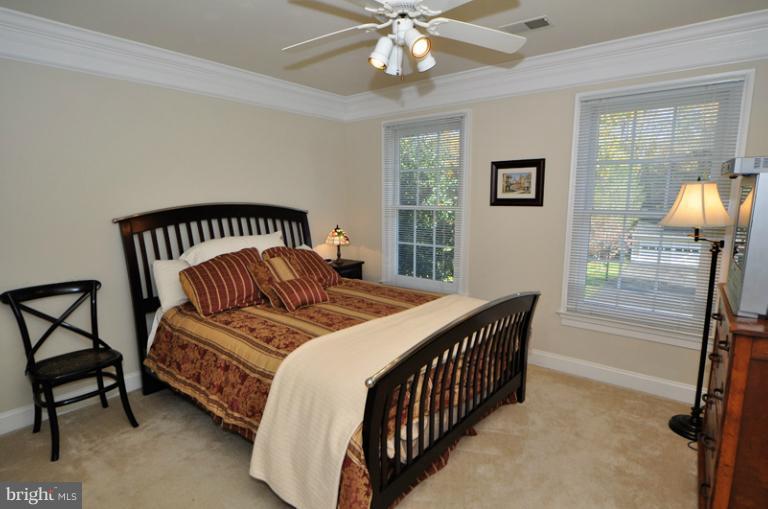 2650 Five Oaks Road Vienna, VA 22181 - Photo 22 of 30 Bedroom