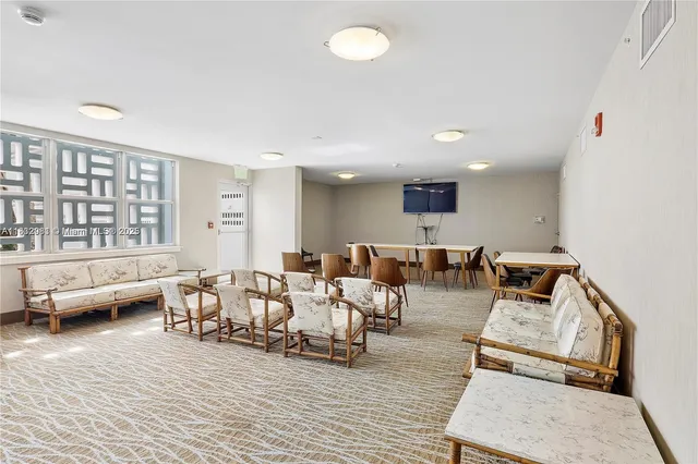 $4,600 | 3 Island Avenue, Unit 7C, Miami Beach, FL 33139