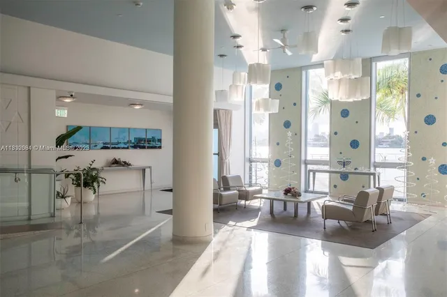 $4,600 | 3 Island Avenue, Unit 7C, Miami Beach, FL 33139