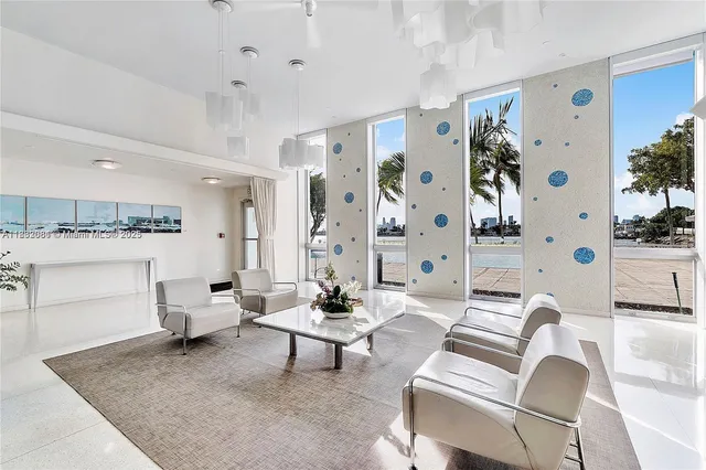 $4,600 | 3 Island Avenue, Unit 7C, Miami Beach, FL 33139