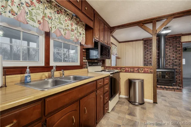 $300,000 | 320 Fairview Road, Memphis, IN 47143