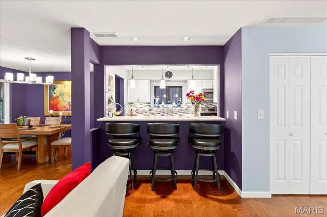 $325,000 | 2 Tanewood Court, Belleville, IL 62223