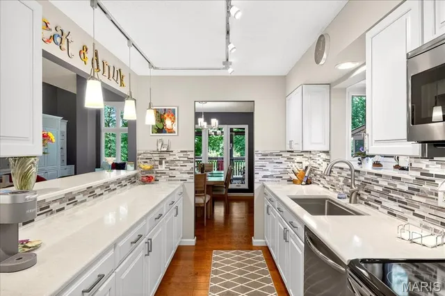 $325,000 | 2 Tanewood Court, Belleville, IL 62223