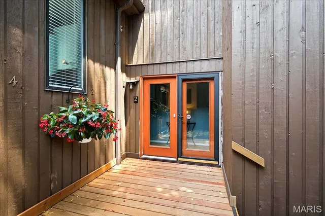 $325,000 | 2 Tanewood Court, Belleville, IL 62223