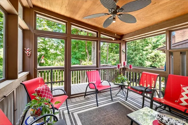 $325,000 | 2 Tanewood Court, Belleville, IL 62223