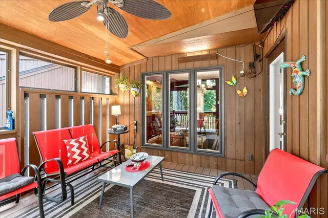 $325,000 | 2 Tanewood Court, Belleville, IL 62223