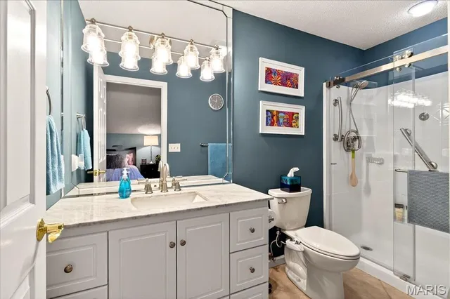 $325,000 | 2 Tanewood Court, Belleville, IL 62223