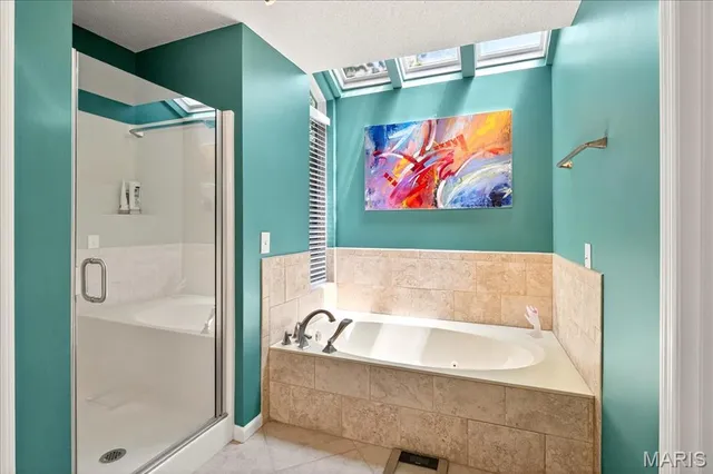 $325,000 | 2 Tanewood Court, Belleville, IL 62223