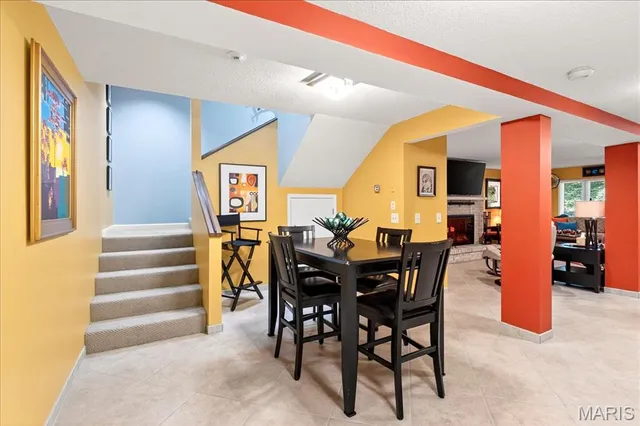 $325,000 | 2 Tanewood Court, Belleville, IL 62223