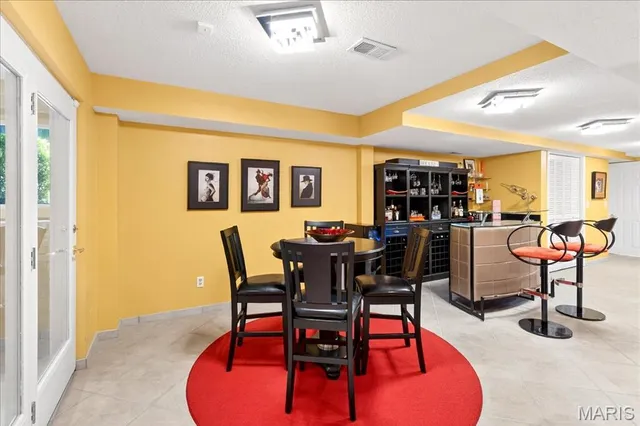 $325,000 | 2 Tanewood Court, Belleville, IL 62223