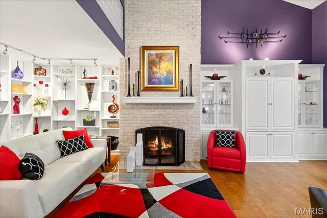 $325,000 | 2 Tanewood Court, Belleville, IL 62223