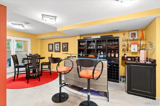 $325,000 | 2 Tanewood Court, Belleville, IL 62223