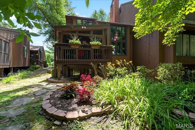 $325,000 | 2 Tanewood Court, Belleville, IL 62223