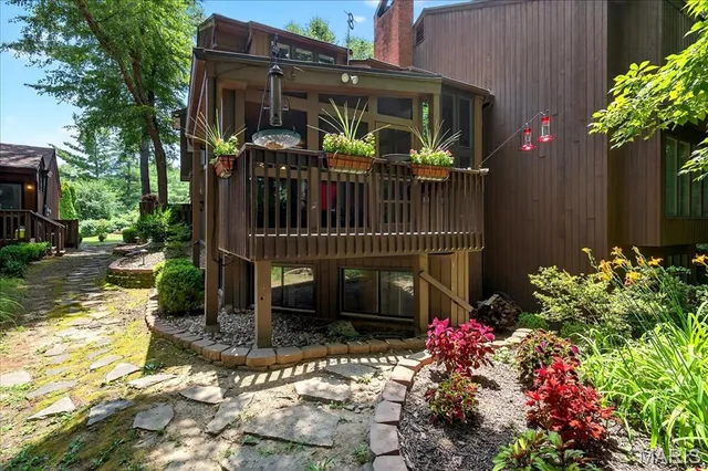 $325,000 | 2 Tanewood Court, Belleville, IL 62223