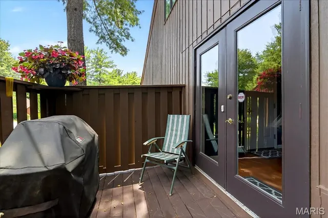 $325,000 | 2 Tanewood Court, Belleville, IL 62223