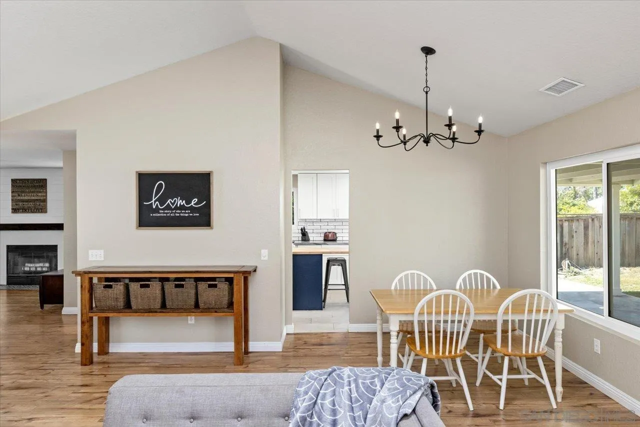 1561 Conway Drive Escondido, CA 92027 - Photo 9 of 41