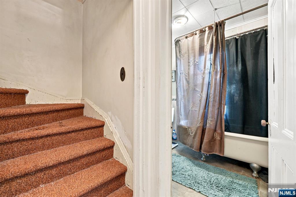 60 Martin Road Verona, NJ 07044 - Photo 29 of 40 Gallery Image 29
