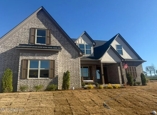 $490,000 | 2556 East Beauvoir Place, Hernando, MS 38632