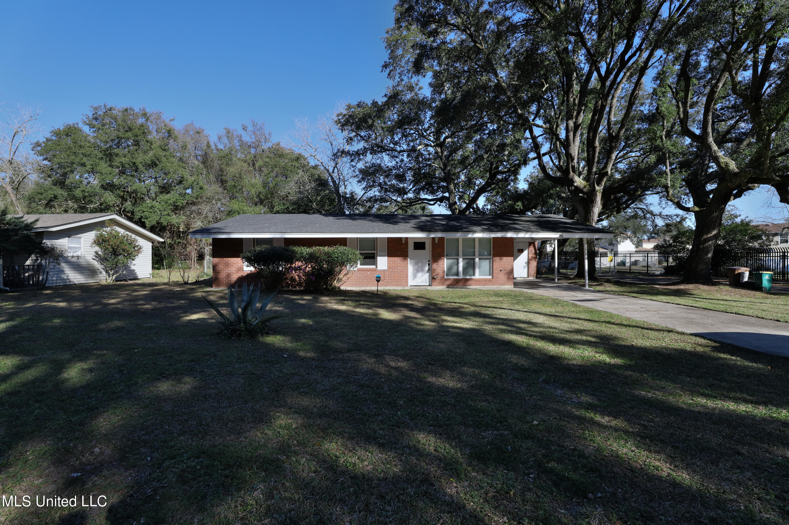 402 Jim Money Road Biloxi, MS 39531 - Photo 1 of 20 D Front