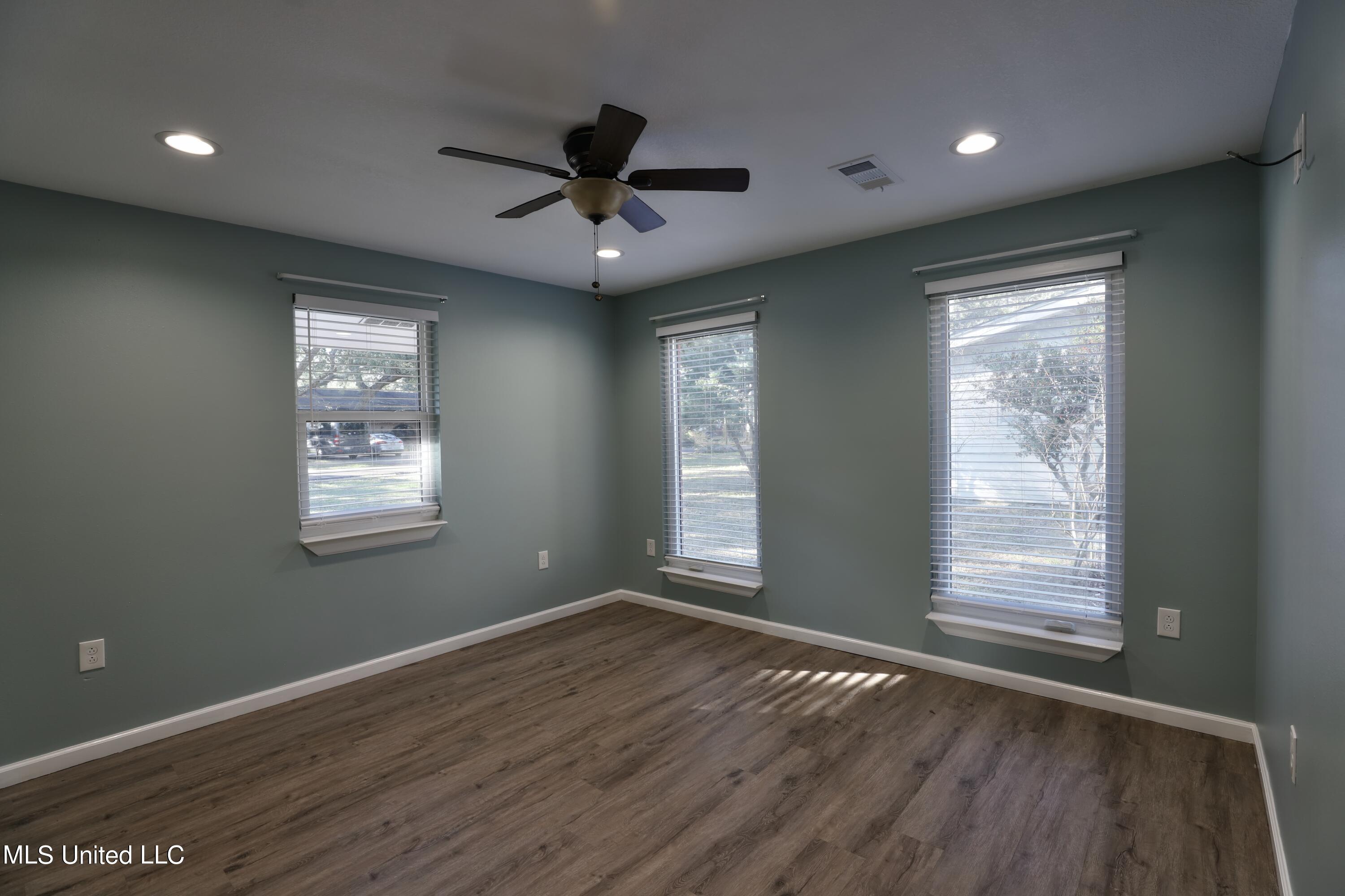 402 Jim Money Road Biloxi, MS 39531 - Photo 12 of 20 Master Bedroom