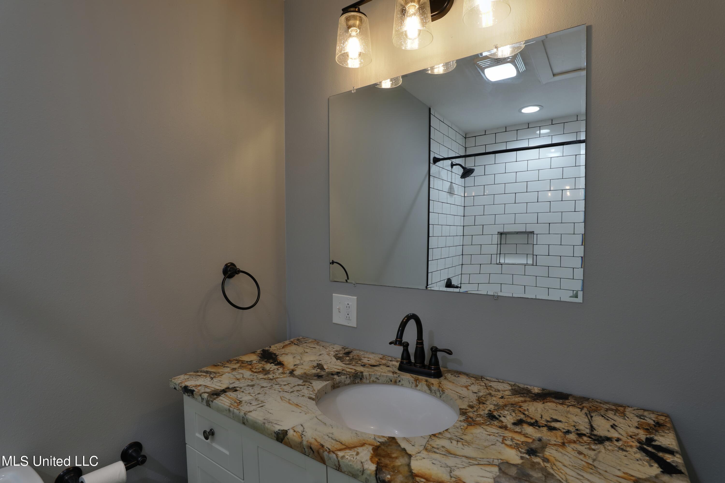 402 Jim Money Road Biloxi, MS 39531 - Photo 14 of 20 Spare Bathroom