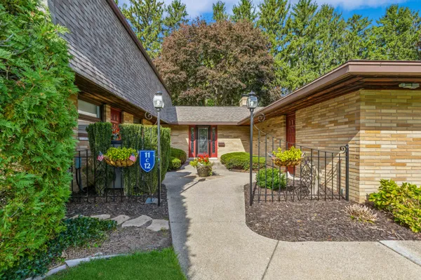 $278,000 | 2727 Lakeshore Drive, Unit 11, St. Joseph, MI 49085