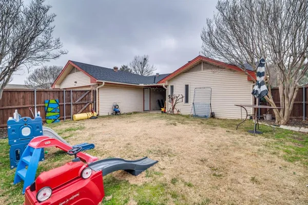 $2,550 | 7214 Ridgeview Drive, Rowlett, TX 75089