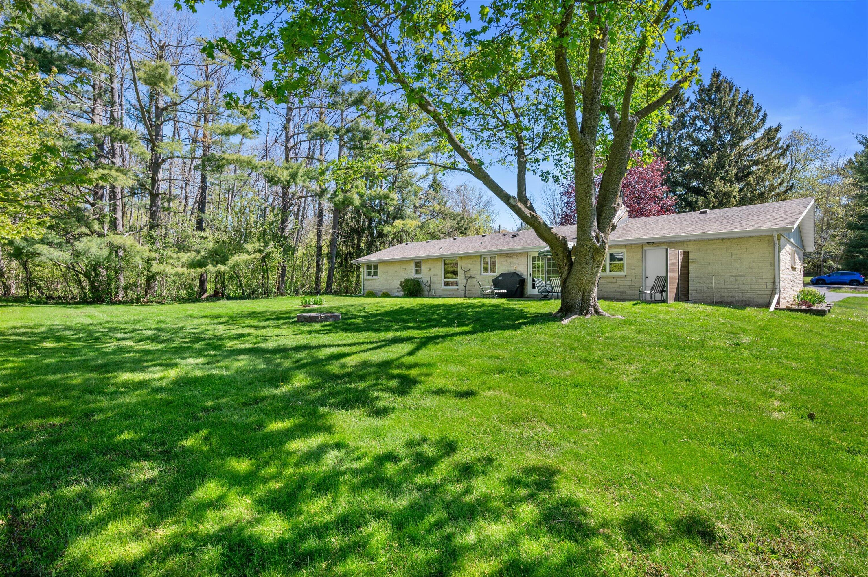 405 Plat Road Richfield, WI 53017 - Photo 31 of 42 Back View (2)