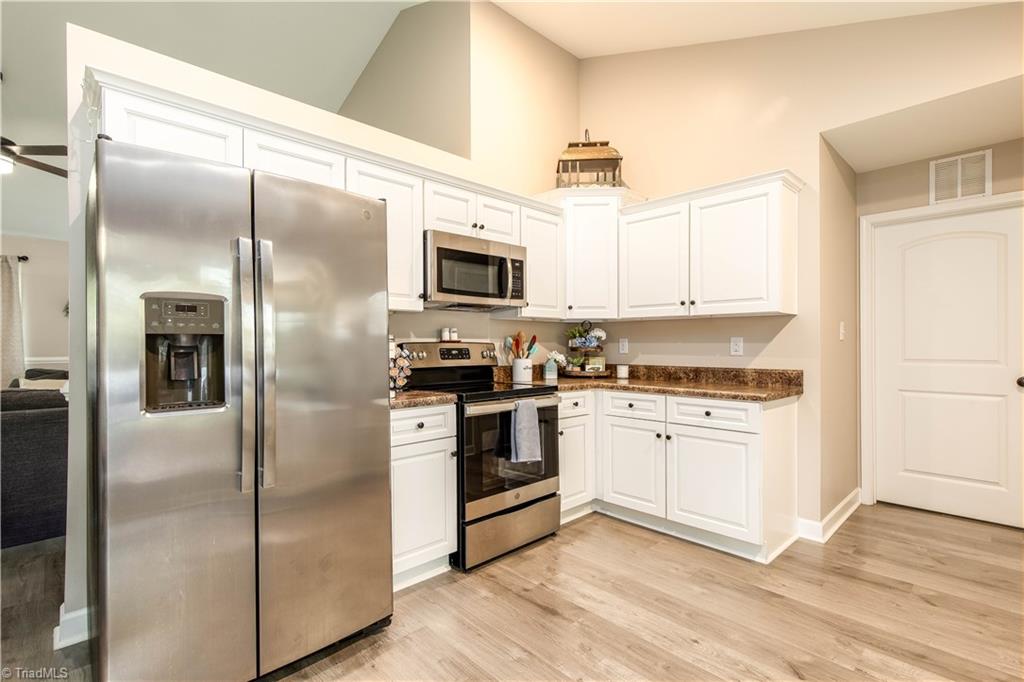 4354 Briarcliff Road Thomasville, NC 27360 - Photo 5 of 19 Gallery Image 5