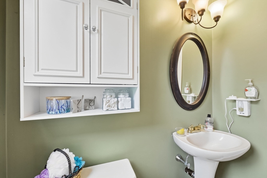 71 Ogden Street Springfield, MA 01151 - Photo 22 of 34 Gallery Image 22