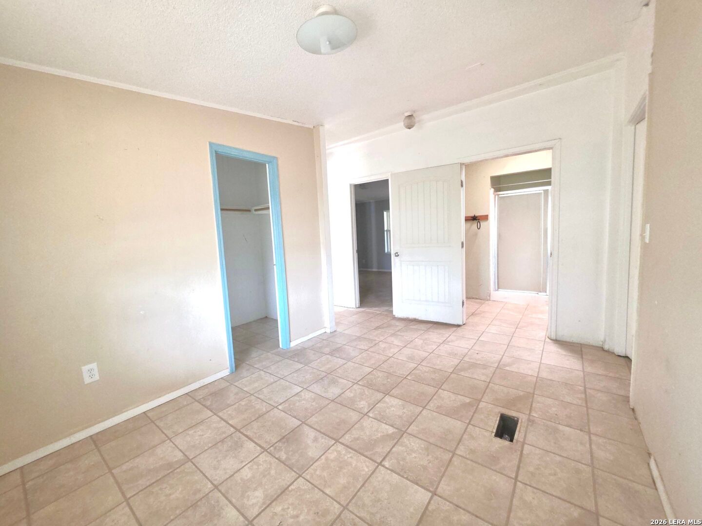 635 East Ditto Road Poteet, TX 78065 - Photo 12 of 22