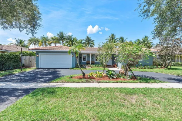 $1,395,000 | 5101 North 36th Court, Hollywood, FL 33021
