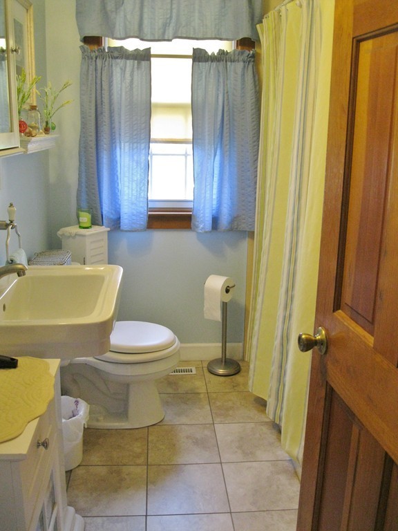 1576 Westover Road Chicopee, MA 01020 - Photo 14 of 19 Gallery Image 14