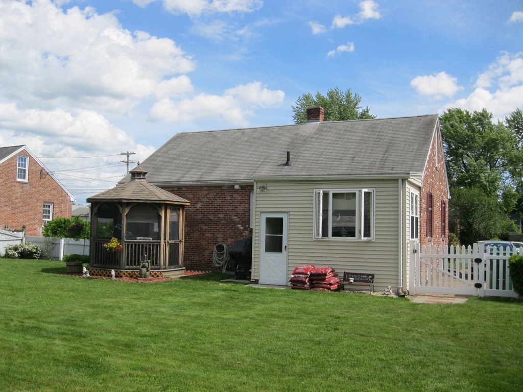 1576 Westover Road Chicopee, MA 01020 - Photo 18 of 19 Gallery Image 18