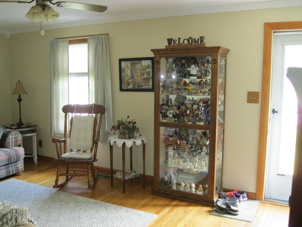 1576 Westover Road Chicopee, MA 01020 - Photo 4 of 19 Gallery Image 4
