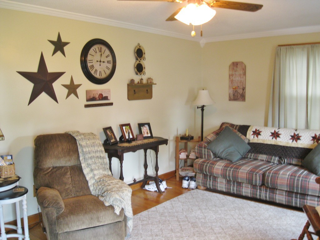 1576 Westover Road Chicopee, MA 01020 - Photo 5 of 19 Gallery Image 5