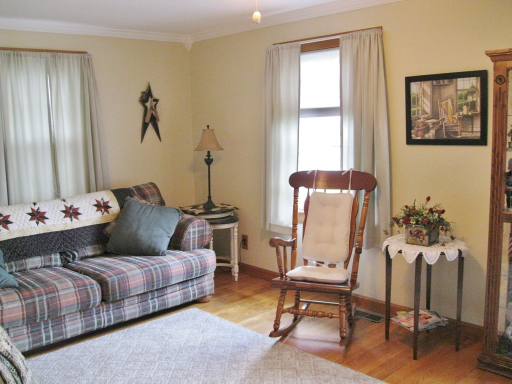 1576 Westover Road Chicopee, MA 01020 - Photo 6 of 19 Gallery Image 6