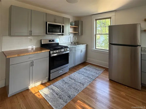 $2,050 | 66 Worrall Avenue, Unit 3, Poughkeepsie, NY 12603
