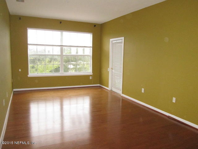 7990 Baymeadows Road East, Unit 715 Jacksonville, FL 32256 - Photo 3 of 14 Living room