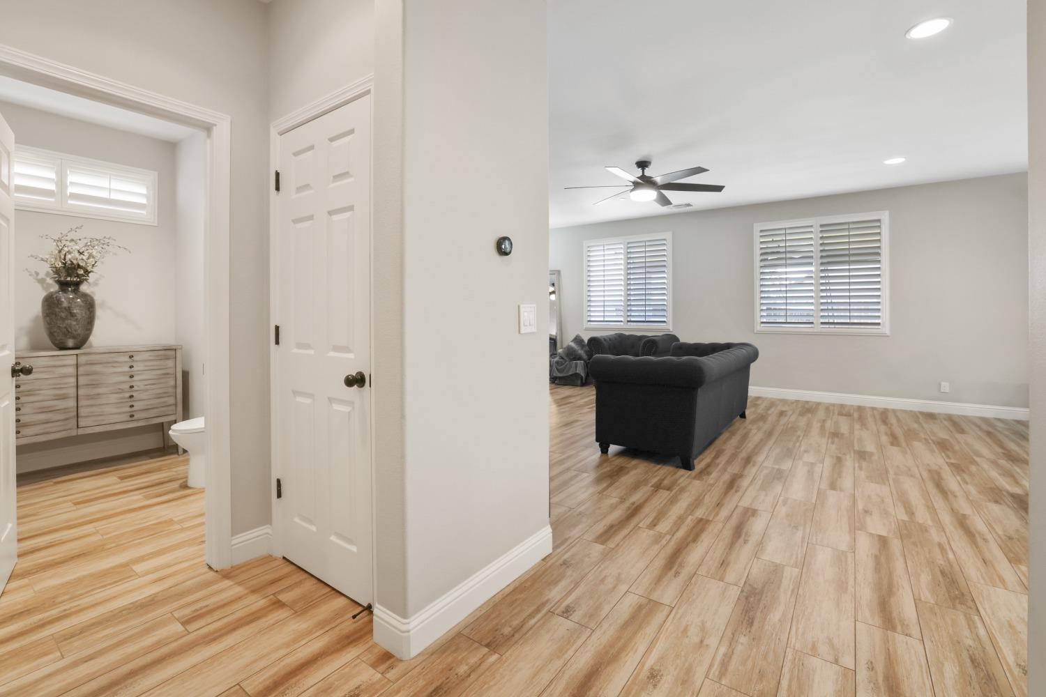 251 Rancho Mirage Road Madera, CA 93638 - Photo 8 of 64 Gallery Image 8
