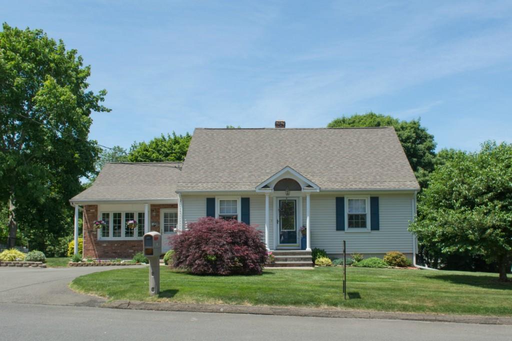 8 Sunset Drive, East Haven