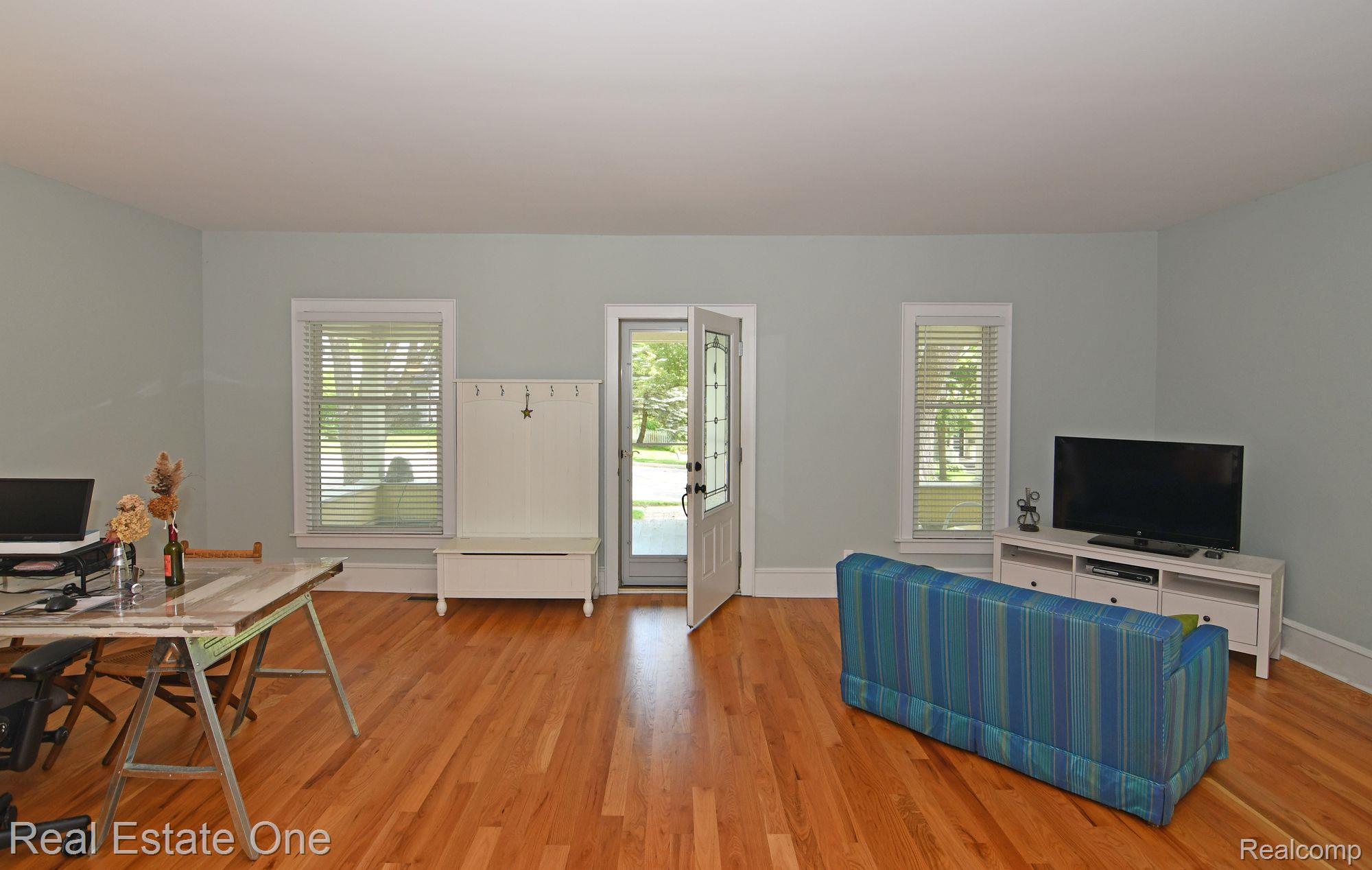 69 South Holcomb Road Clarkston, MI 48346 - Photo 16 of 68 Family Room