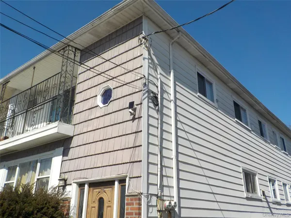 $1,050,500 | 255-31 149th Road | Rosedale