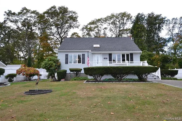 $499,000 | 120 Arlington Road, Lake Ronkonkoma, NY 11779