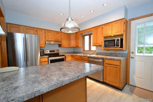 $499,000 | 120 Arlington Road, Lake Ronkonkoma, NY 11779